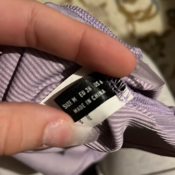 light purple one shoulder crop tanktop - Picture 3 of 4